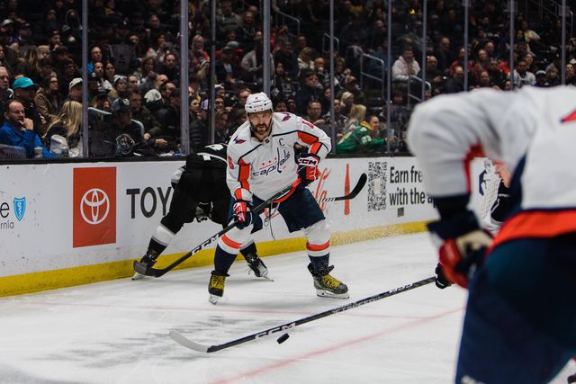 Ovechkin bate recorde com mais de 30 anos do hóquei no gelo