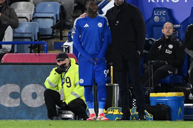 Leicester está a caminho da descida, mas há um menino a fazer história