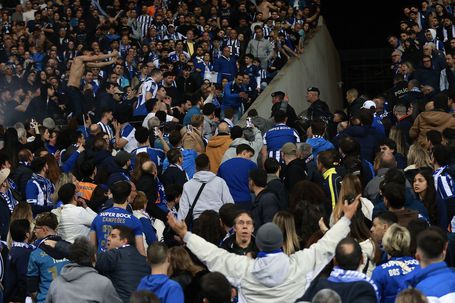 Confusão na bancada da claque Coletivo Ultras 95 deu origem a intervenção policial