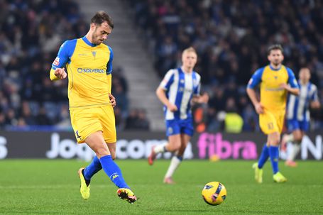 Ferro, central do Estoril - Foto: Rogério Ferreira/Kapta+