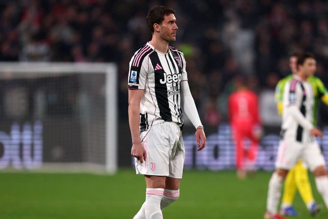 Vlahovic brilhou na Fiorentina, mas tem sido arrasado por problemas físicos na Juventus