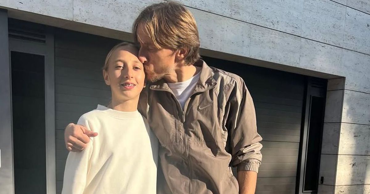 Incrível semelhança: Ema tem 12 anos, é a cara do pai e conquistou o primeiro troféu