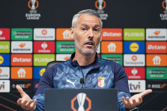 Carlos Vicens, treinador do SC Braga, referiu que a sua equipa tem de se apresentar a um nível elevado para competir com o Bétis - Foto: Hugo Delgado/LUSA