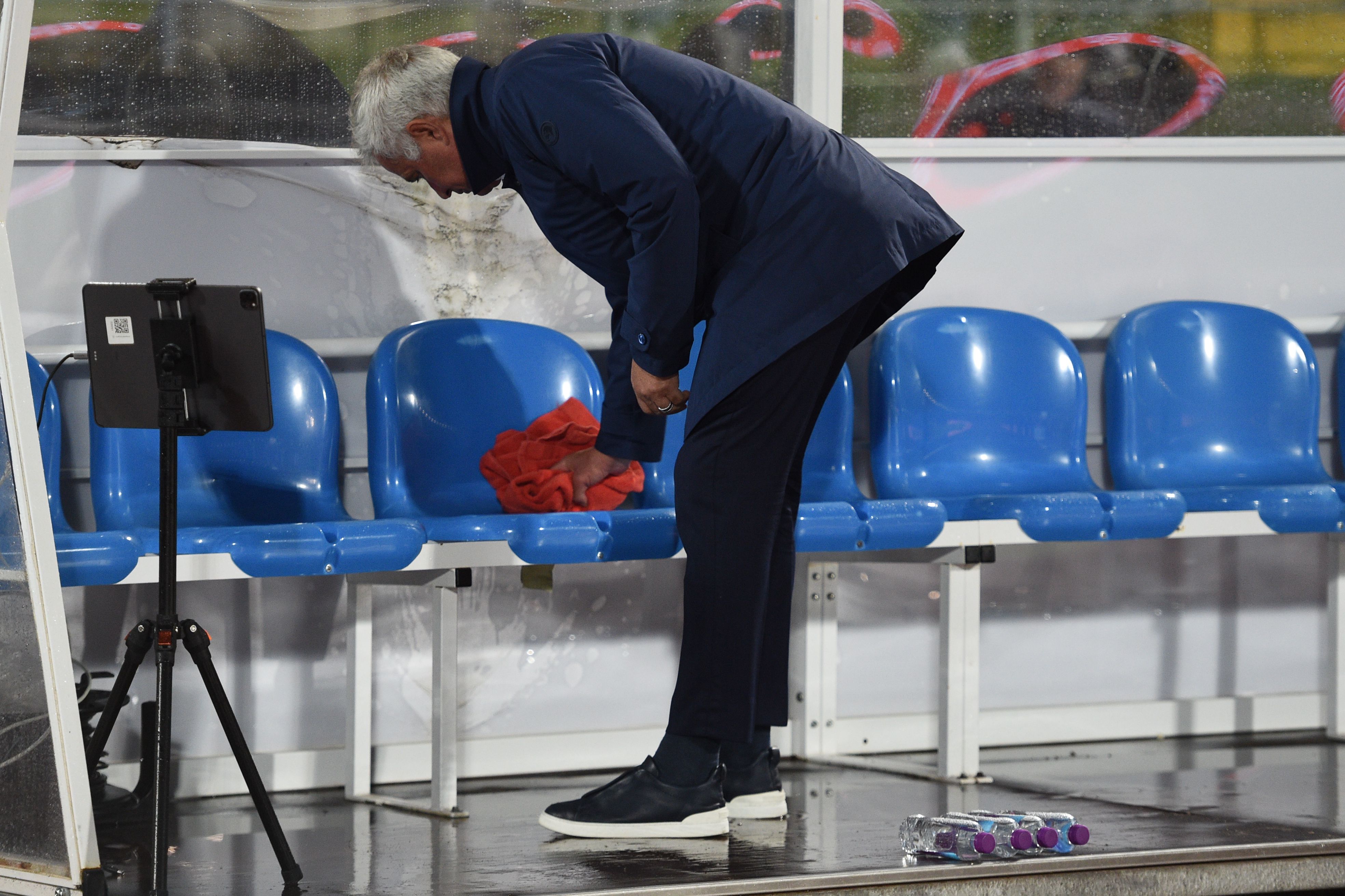 José Mourinho atirou a toalha ao chão em Rio Maior - foto: Sérgio Miguel Santos