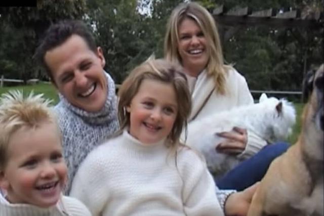 Gina Schumacher, filha de Michael Schumacher, com o irmão e a mãe /Instagram