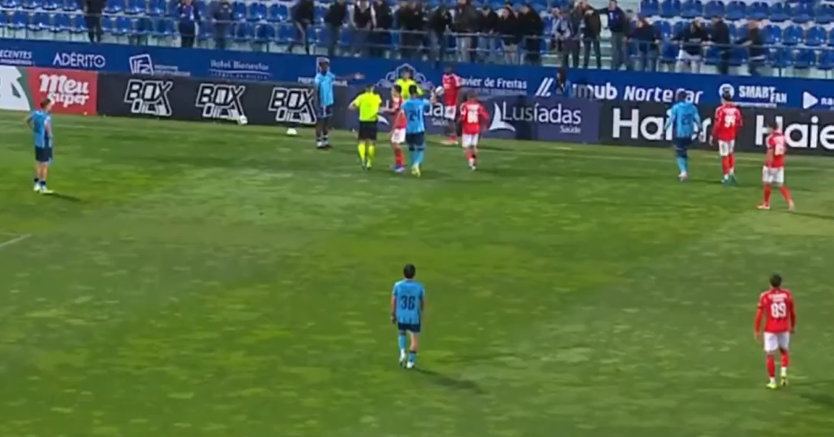 Ambiente aqueceu entre adeptos do Vizela e jovem talento do Benfica (vídeo)