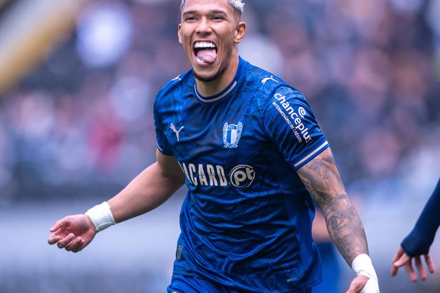 Camisola 7 é uma das armas dos famalicenses e tem via... azul e branca para atingir patamares ainda mais elevados