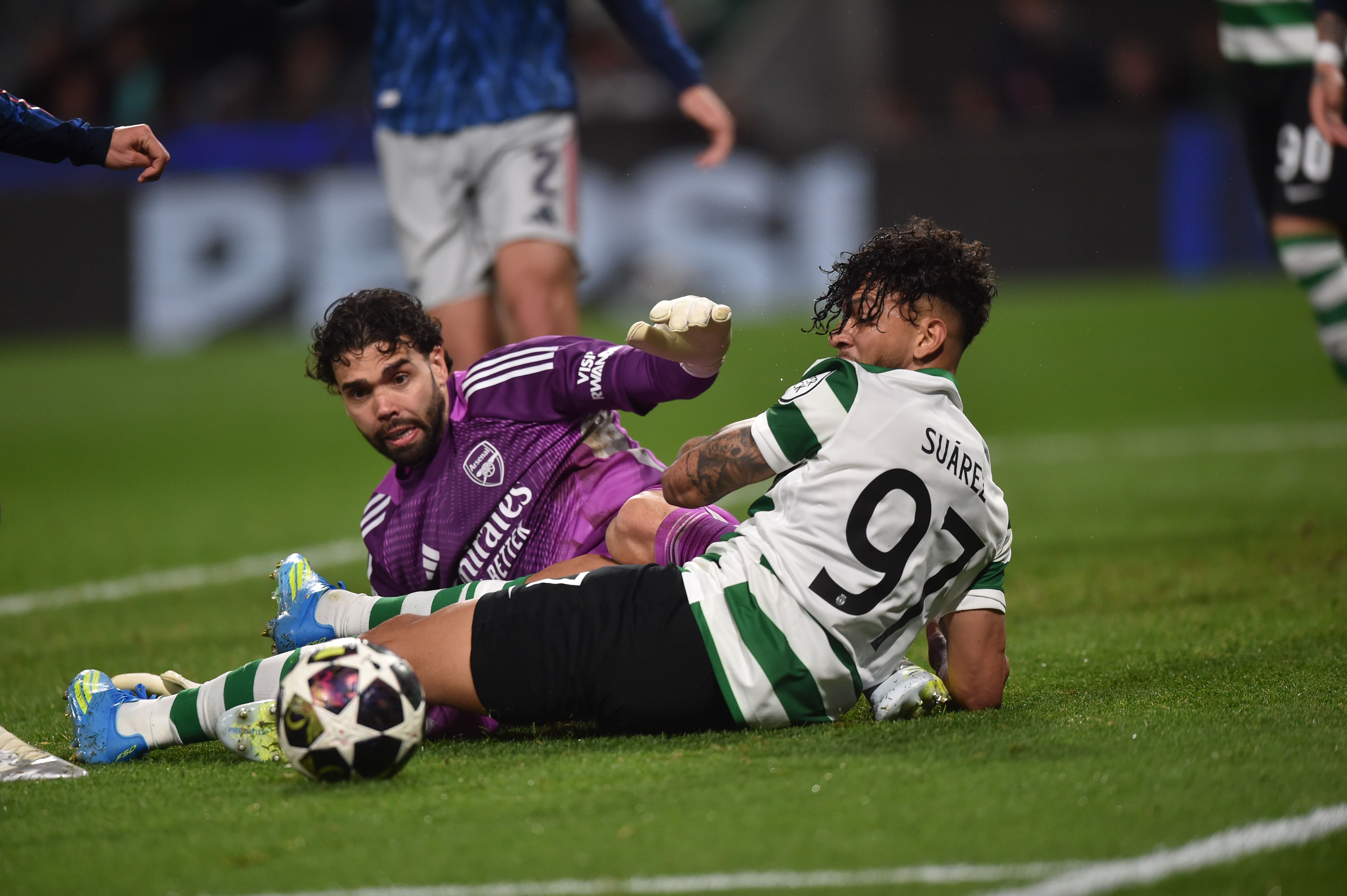 Raya impediu golo de Luis Suárez no Sporting-Arsenal - Foto: Miguel Nunes/A BOLA