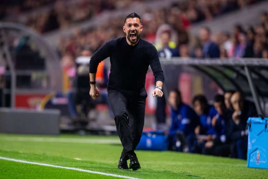 Francesco Farioli, treinador italiano a cumprir a primeira época no FC Porto - Foto: Imago