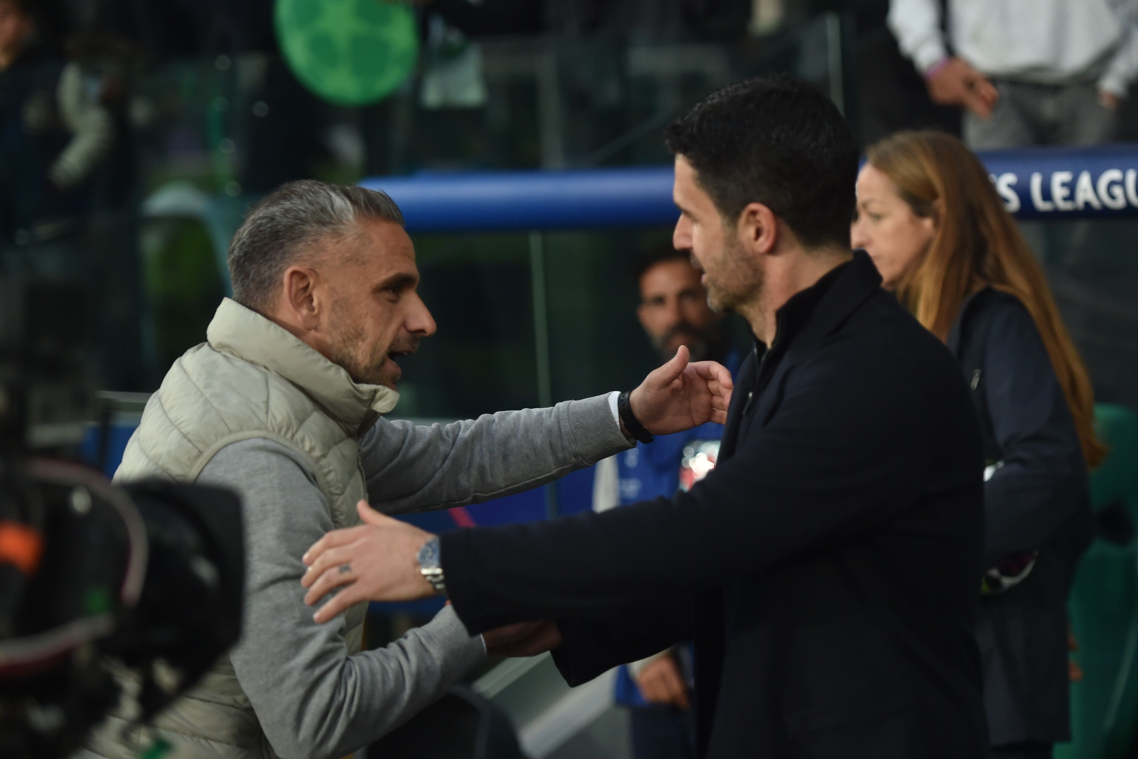 Rui Borges cumprimenta Arteta - Foto: Miguel Nunes/A BOLA