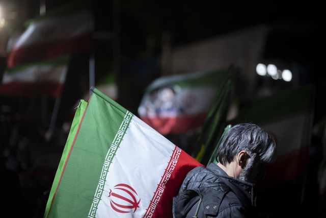 Irão insta atletas e jovens a formar «cadeias humanas» em centrais elétricas