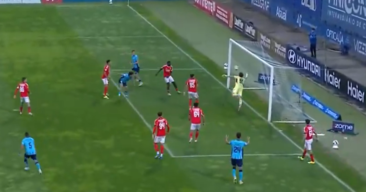 Defesa para Mourinho ver: que voo de Diogo Ferreira! (vídeo)