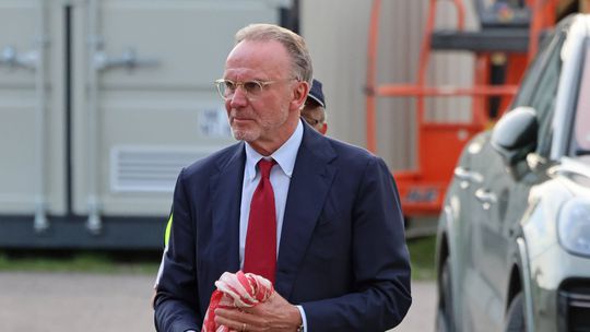 Karl-Heinz Rummenigge recomenda «discrição» ao Bayern na procura por novo treinador