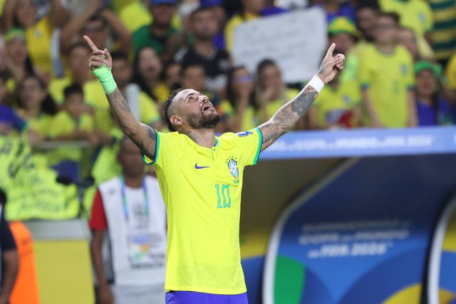 Neymar envia avião de mantimentos para vítimas das cheias no Brasil