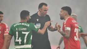 Penáltis e cartões: o histórico de João Pinheiro com Benfica e Sporting