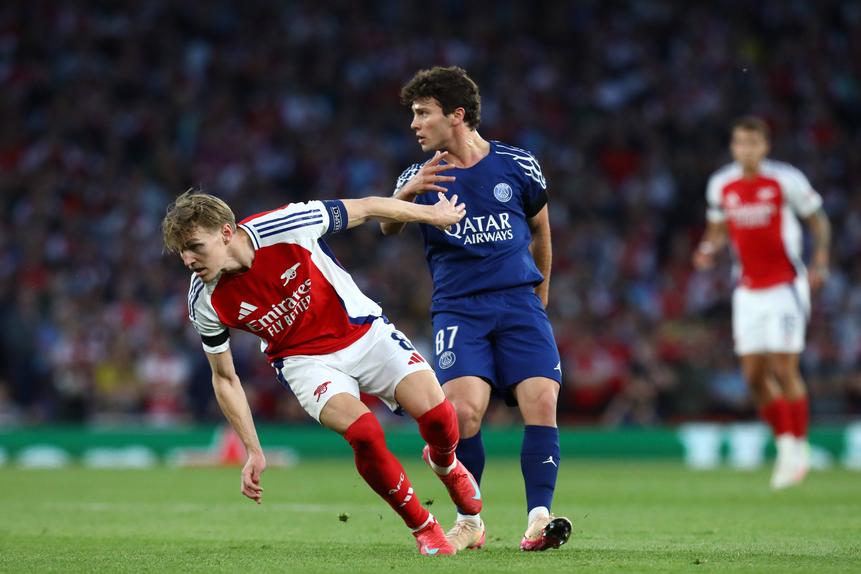 João Neves foi titular no Emirates no Arsenal-PSG
