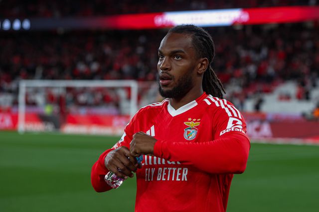 Bronca: Renato Sanches atira garrafa de água com violência contra adeptos do SC Braga
