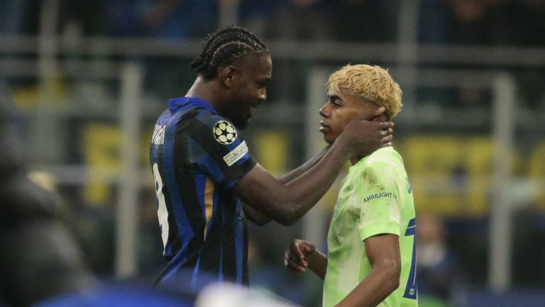 O gesto de Thuram com Yamal que corre o mundo (foto)