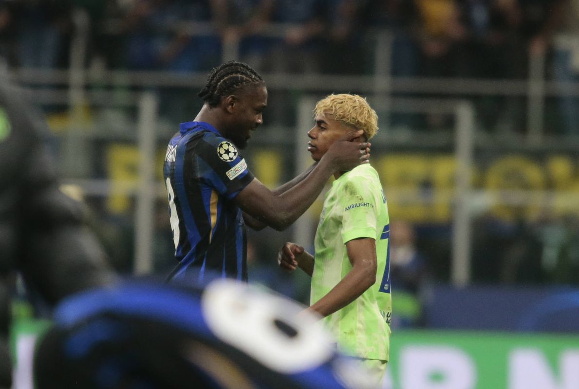 O gesto de Thuram com Yamal que corre o mundo (foto)