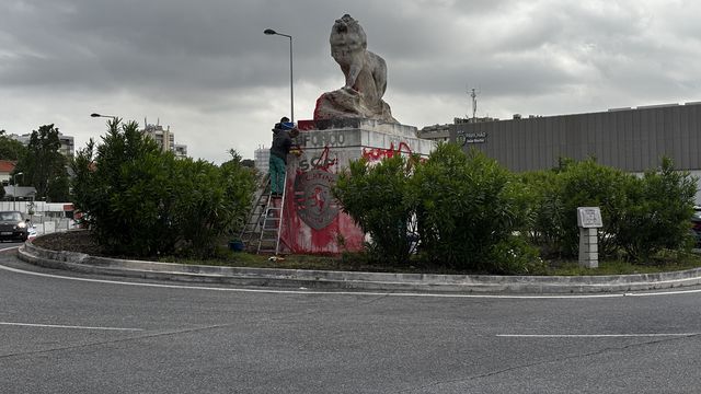 Rotunda perto do Estádio de Alvalade alvo de pichagens (Foto: DR)