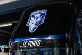 Autocarro com decoração alusiva ao título - Foto: FC Porto