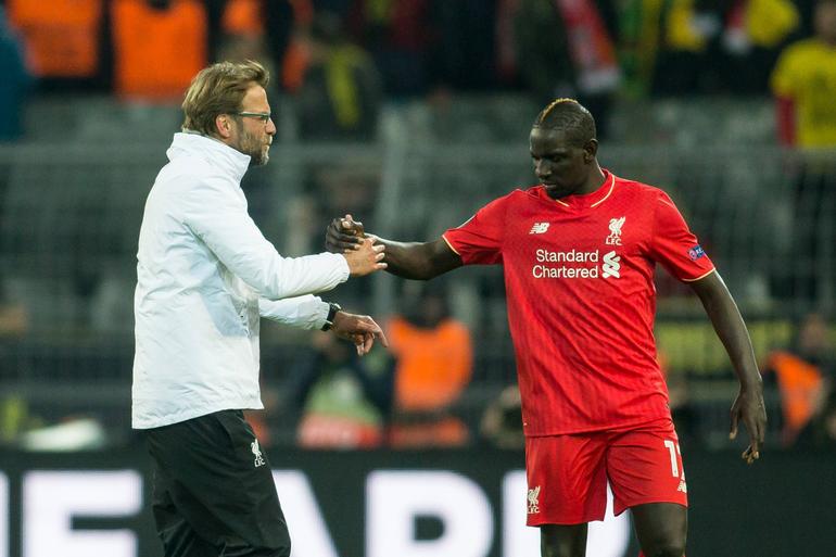 Mamadou Sakho e Jurgen Klopp (Liverpool): problemas disciplinares promoveram a dispensa de um estágio dos 'reds' nos EUA, em julho de 2016: «Se alguém não respeita as regras, tenho de fazer alguma coisa