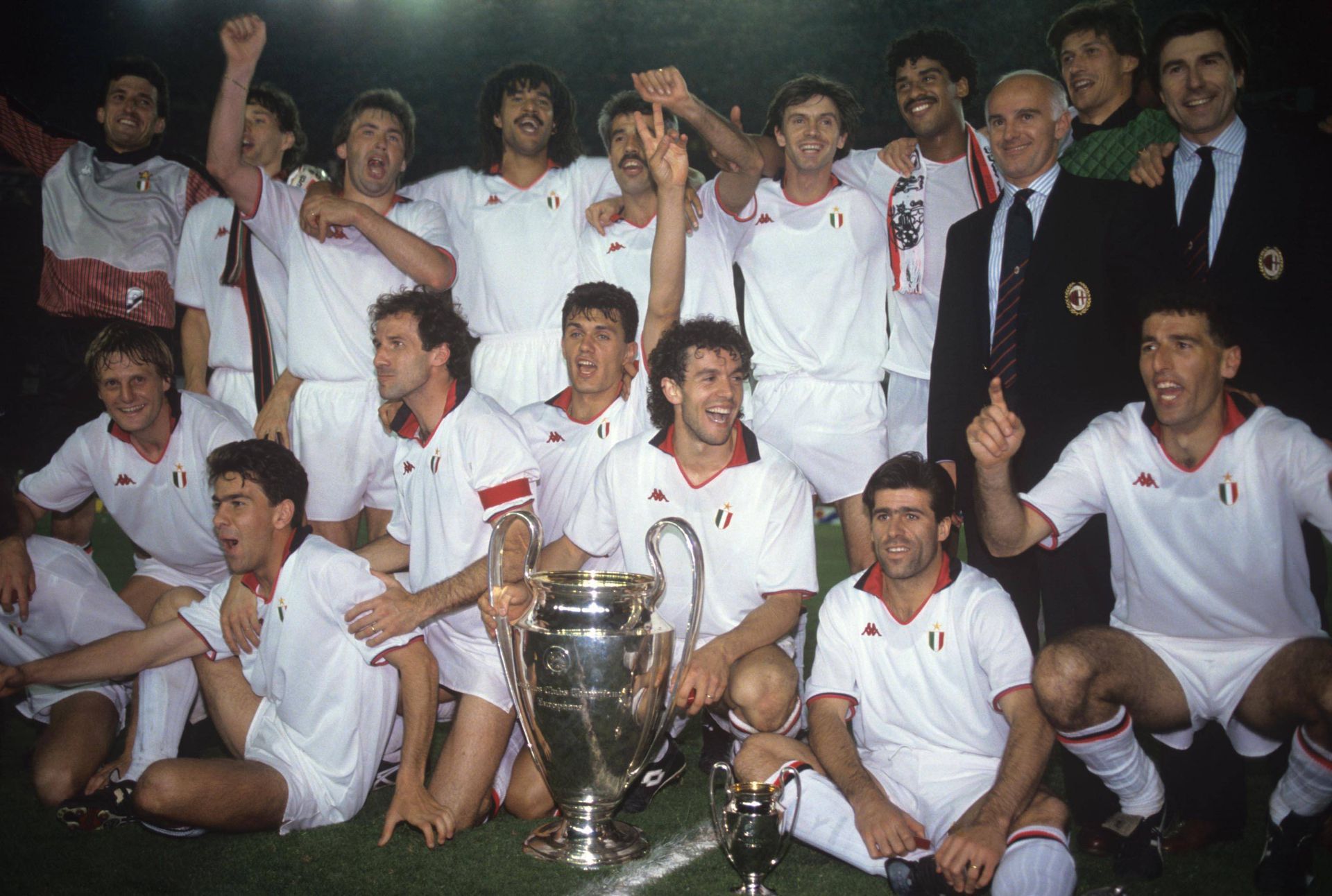 8.º: Milan (duas finais consecutivas entre 1989 e 1990, venceu as duas, e três entre 1993 e 1995, venceu uma) - Foto: IMAGO