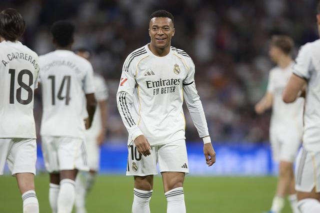 Kylian Mbappé está a recuperar de lesão e pode ser opção para o El Clásico
