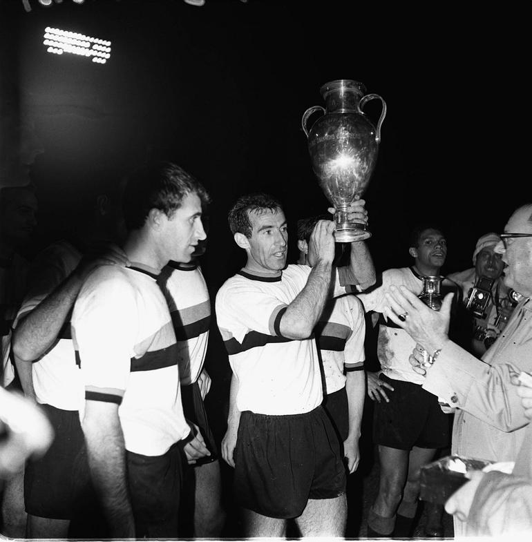 3.º: Inter (duas finais consecutivas entre 1964 e 1965, venceu as duas) - Foto: IMAGO