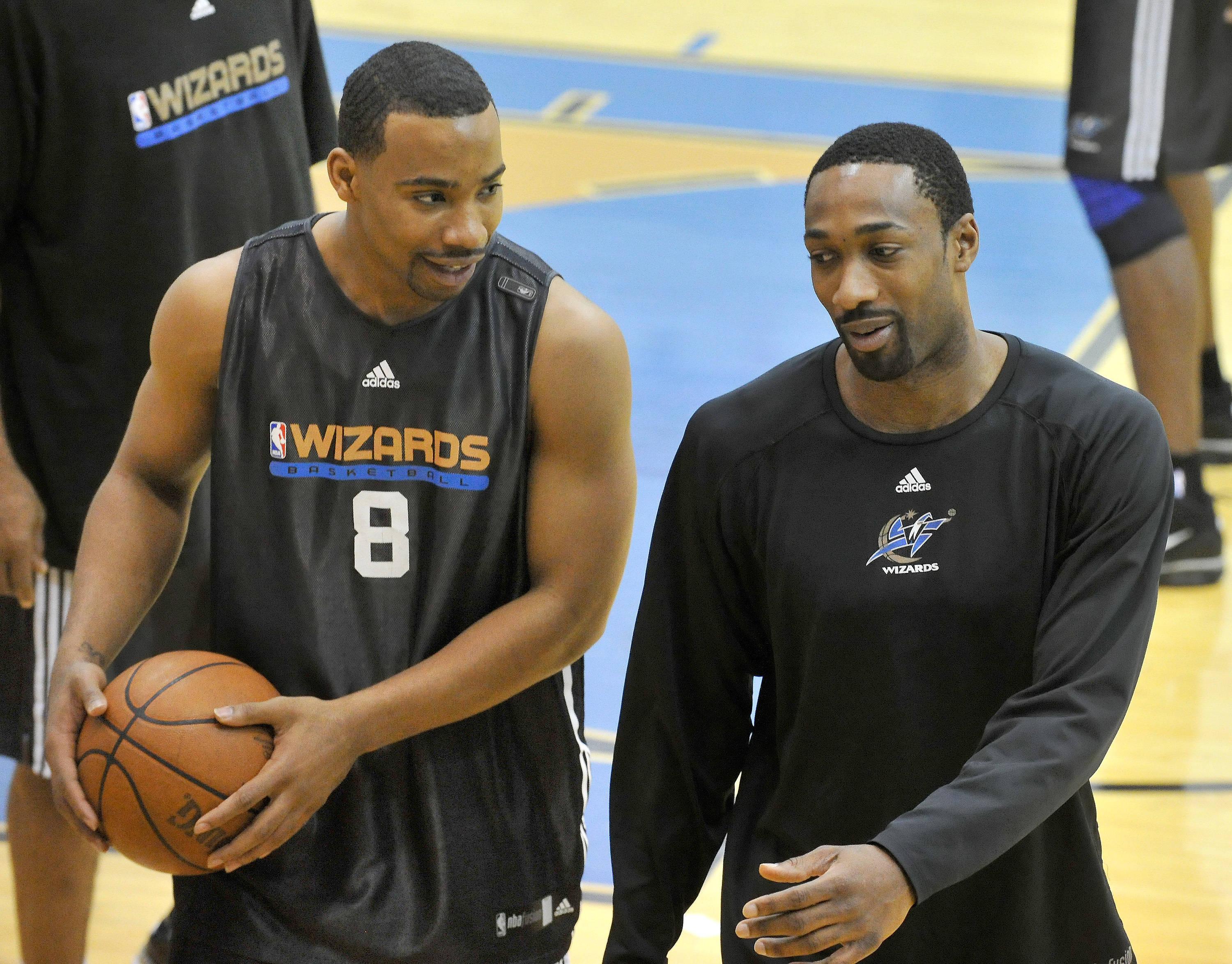 NBA: Javaris Crittenton e Gilbert Arenas (Washington Wizards). Um dos conflitos entre colegas de equipa mais mediáticos na história do desporto teve lugar em 2009. A tensão subiu de tal forma que os dois jogadores levaram armas de fogo para o balneário