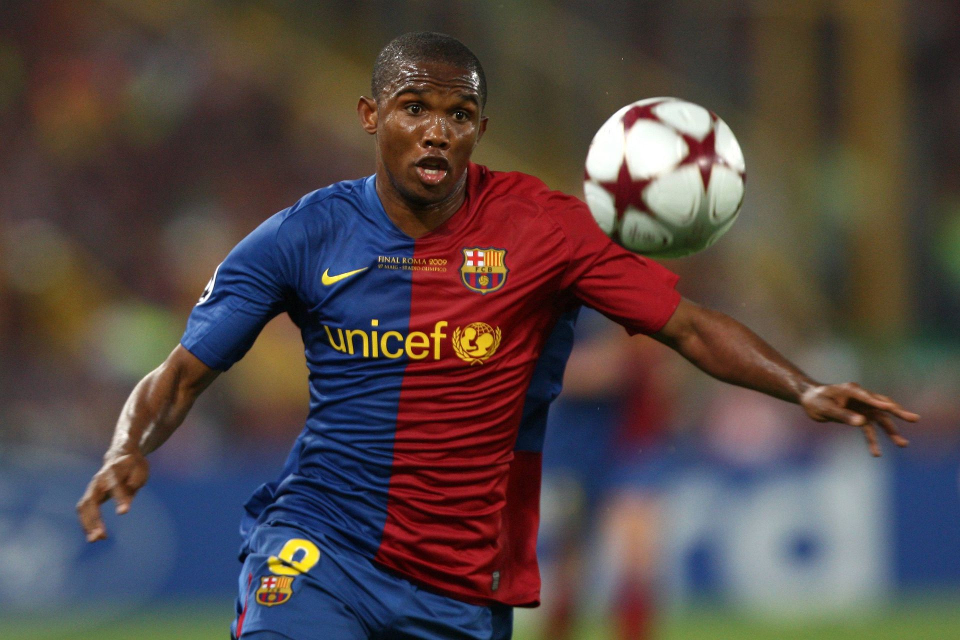 Samuel Eto'o teve uma curta passagem pelo Real Madrid, onde ingressou nos juniores, em 1996, antes de se tornar um dos melhores avançados do Mundo e de brilhar com a camisola... do Barcelona - Foto: IMAGO