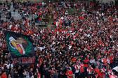 Foram muitos os milhares de adeptos do SC Braga que se juntaram na Praça do Município (Foto Município de Braga)