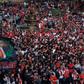 Foram muitos os milhares de adeptos do SC Braga que se juntaram na Praça do Município (Foto Município de Braga)