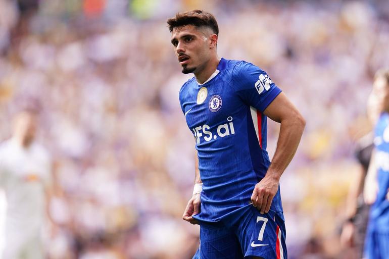 Pedro Neto somou apenas três jogos pela equipa A do SC Braga, no qual completou a formação. Seguiu com apenas 17 anos para a Lazio, deu nas vistas no Wolverhampton e veste a camisola do Chelsea desde 2024 - Foto: IMAGO
