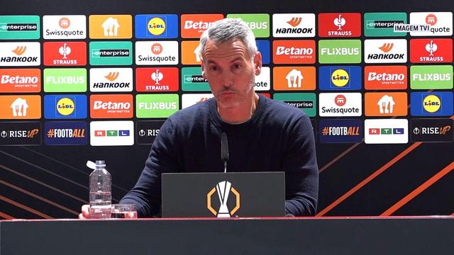 Carlos Vicens explica mudanças entre Zalazar e Pau Víctor após a expulsão
