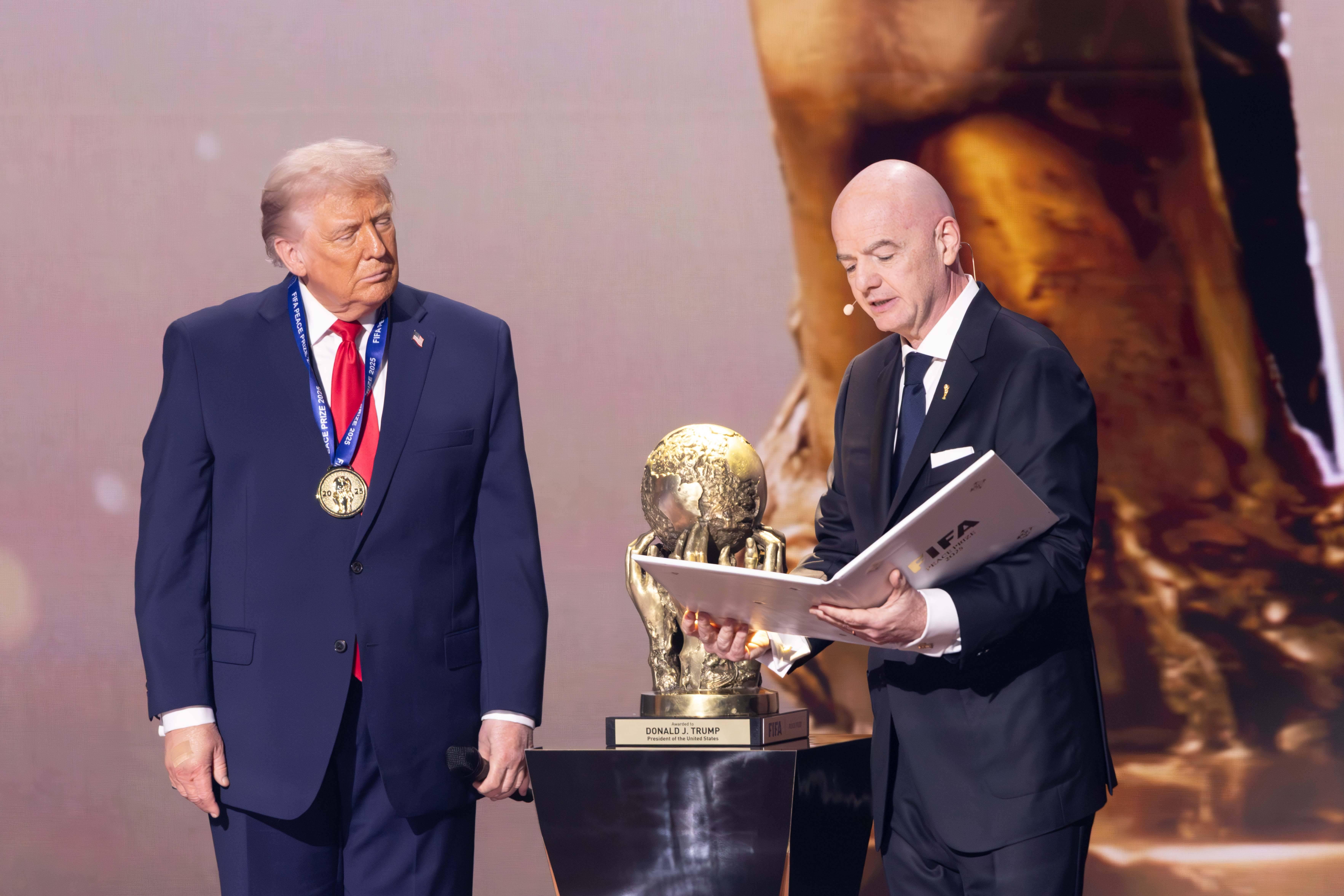 Donald Trump, Presidente dos EUA, ao lado de Gianni Infantino, presidente da FIFA