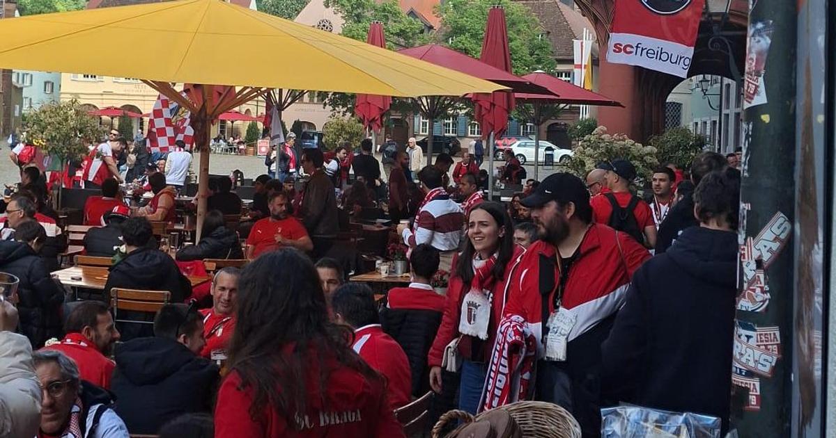 Adeptos do SC Braga fazem a festa em Friburgo