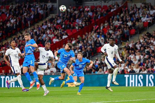 Inglaterra não convence e perde amigável contra a Islândia