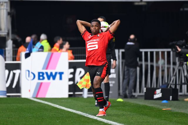 Leverkusen garante primeira contratação da época