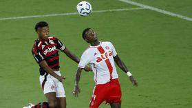 Mercado FC Porto: proposta por central brasileiro foi recusada