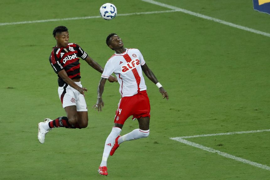 Vitão, que representa os brasileiros do Internacional de Porto Alegre, motivou uma investida do FC Porto (Foto: IMAGO)