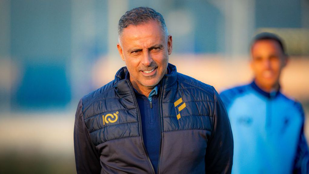 José Gomes lidera o Al-Fateh e foi adversário de Gabri Veiga na Arábia Saudita (Foto: Al-Fateh)