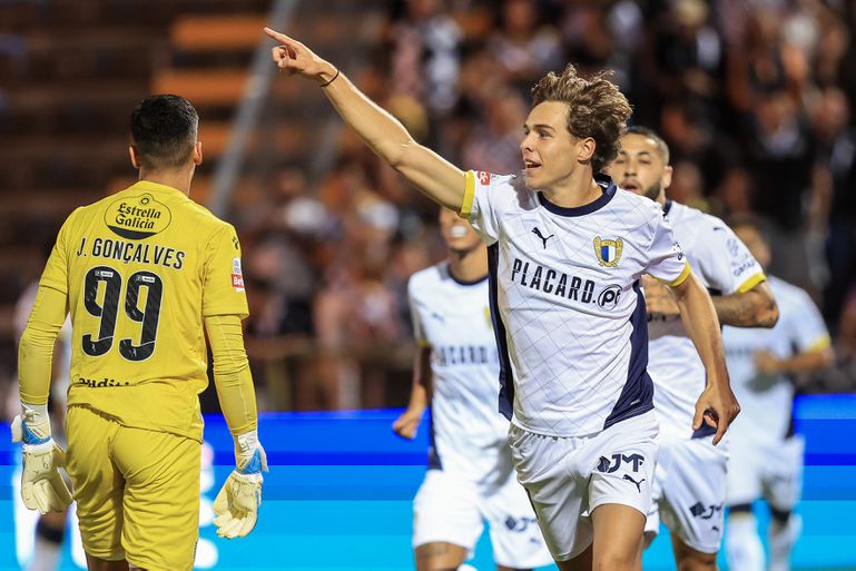 Camisola 20 dos azuis e brancos do Minho gera muita cobiça no futebol transalpino (Foto: José Coelho/LUSA)