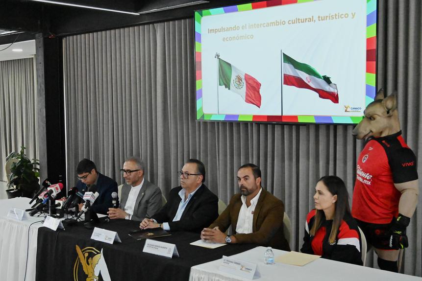 Conferência de imprensa do embaixador iraniano no México, Abolfazl Pasandideh