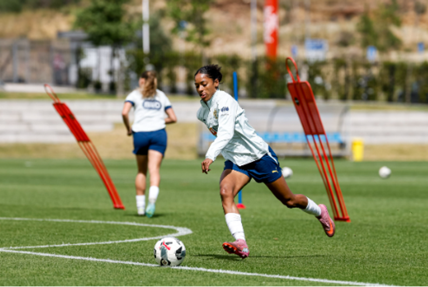 Nádia Gomes, jogadora da Seleção Feminina Foto:FPF
