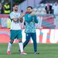 Bruno Fernandes ao lado de Bernardo Silva no duelo particular com o Chile