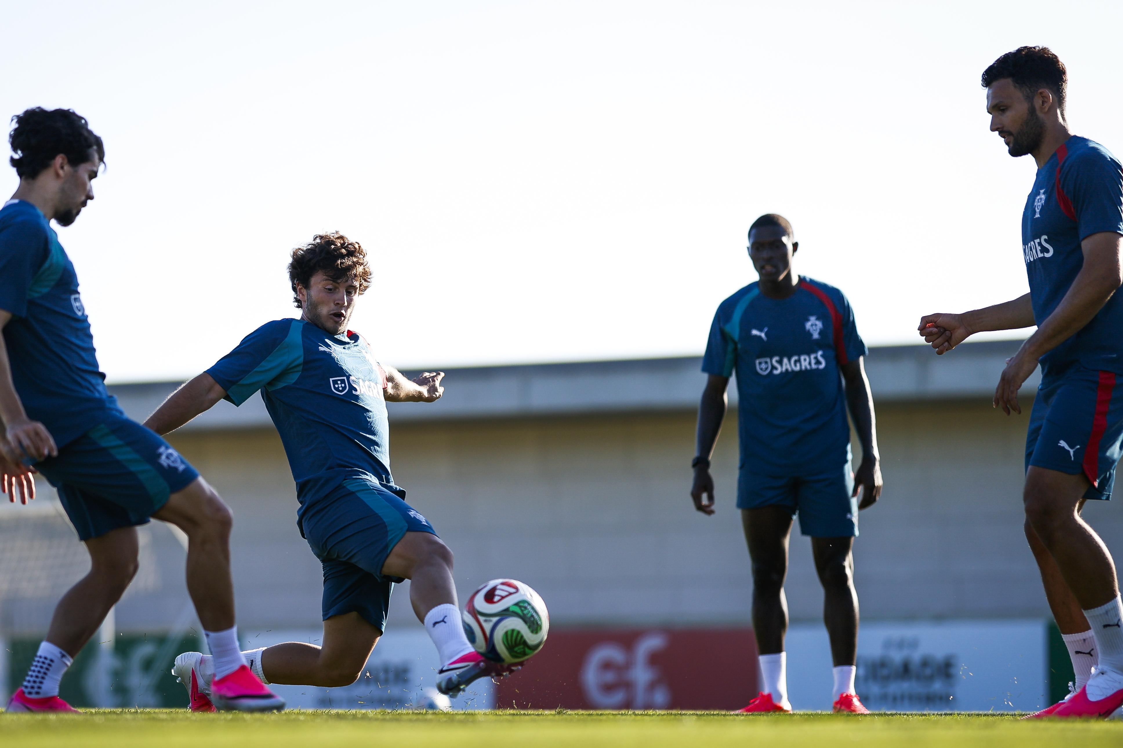 Vitinha, João Neves, Nuno Mendes e Gonçalo Ramos a treinar na Cidade do Futebol - FPF