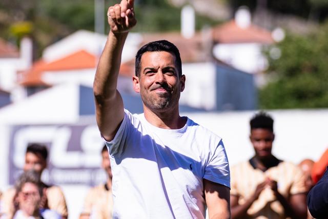 Filipe Mesquita, 41 anos, abraçou o desafio com todas as forças e logrou levar o emblema de Viana do Castelo ao terceiro escalão do futebol nacional - Foto: Vianense
