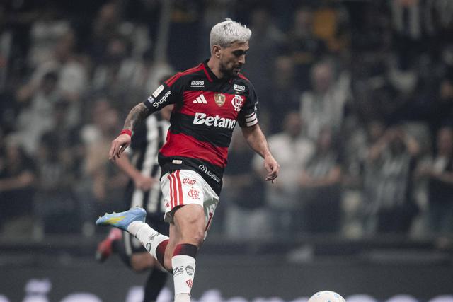 De Arrascaeta no centro da polémica entre Flamengo e Uruguai