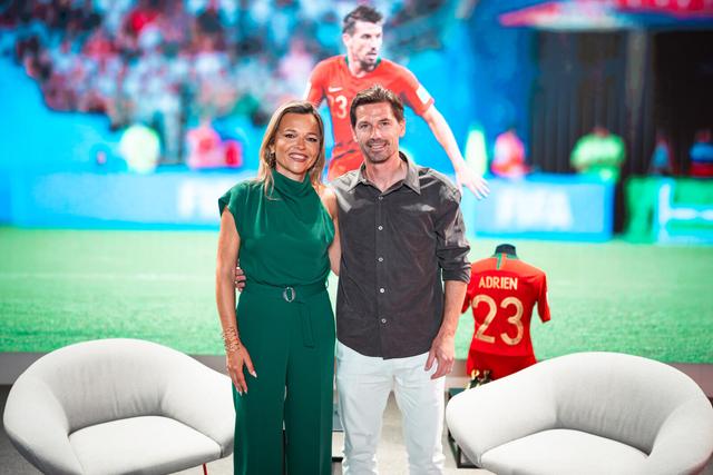 Adrien Silva em entrevista para A BOLA, na Cidade do Futebol (Foto: André Carvalho)